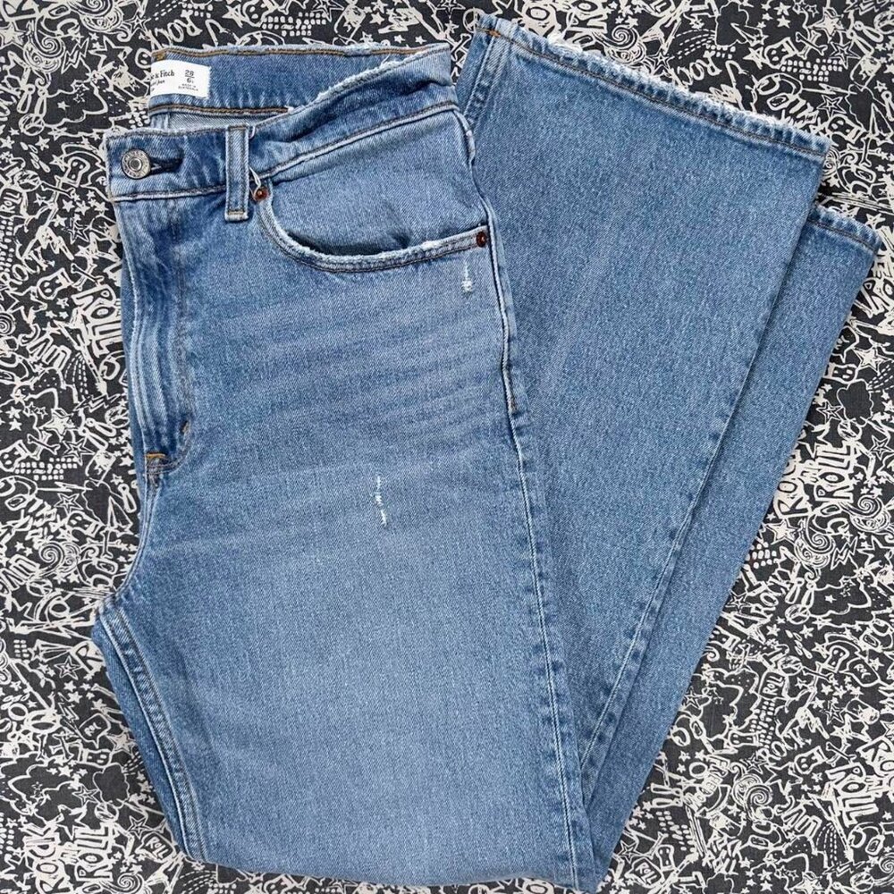 👖 Abercrombie & Fitch “The 90s Relaxed Jean” high-rise size 28/6s